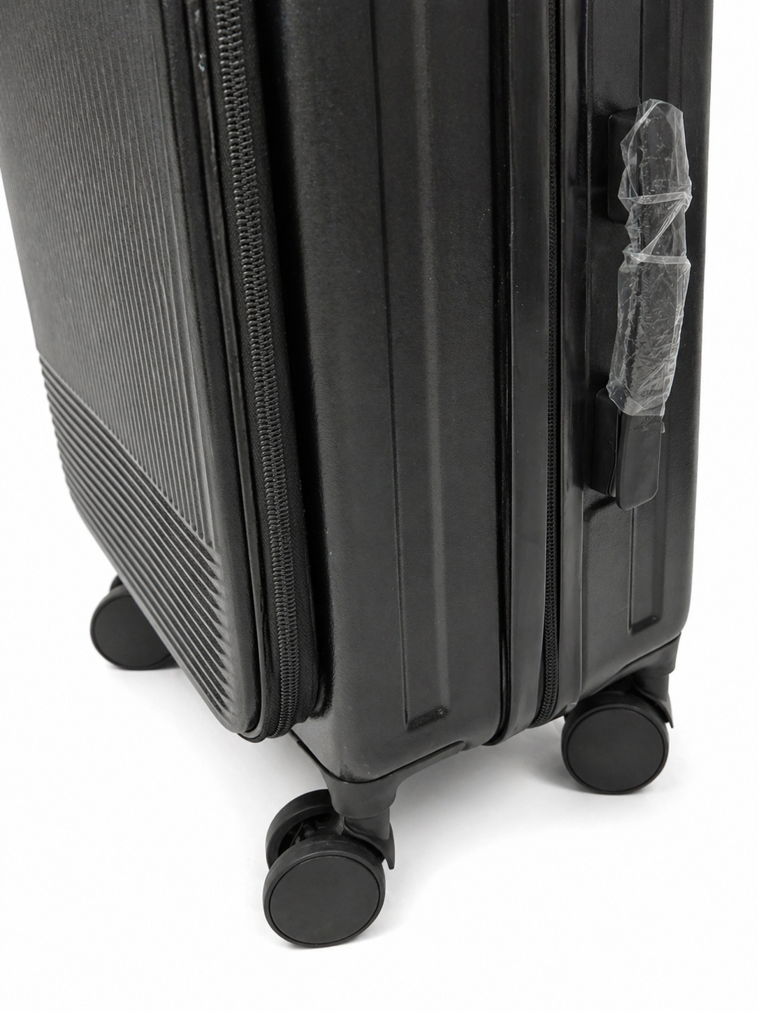 Antler 20 Inch Suitcase Interior Laptop Sleeve Pakistan